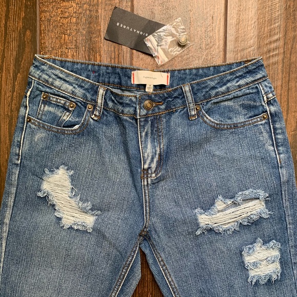 Signature Eight Medium Distressed Boyfriend Jeans - Picture 4 of 9